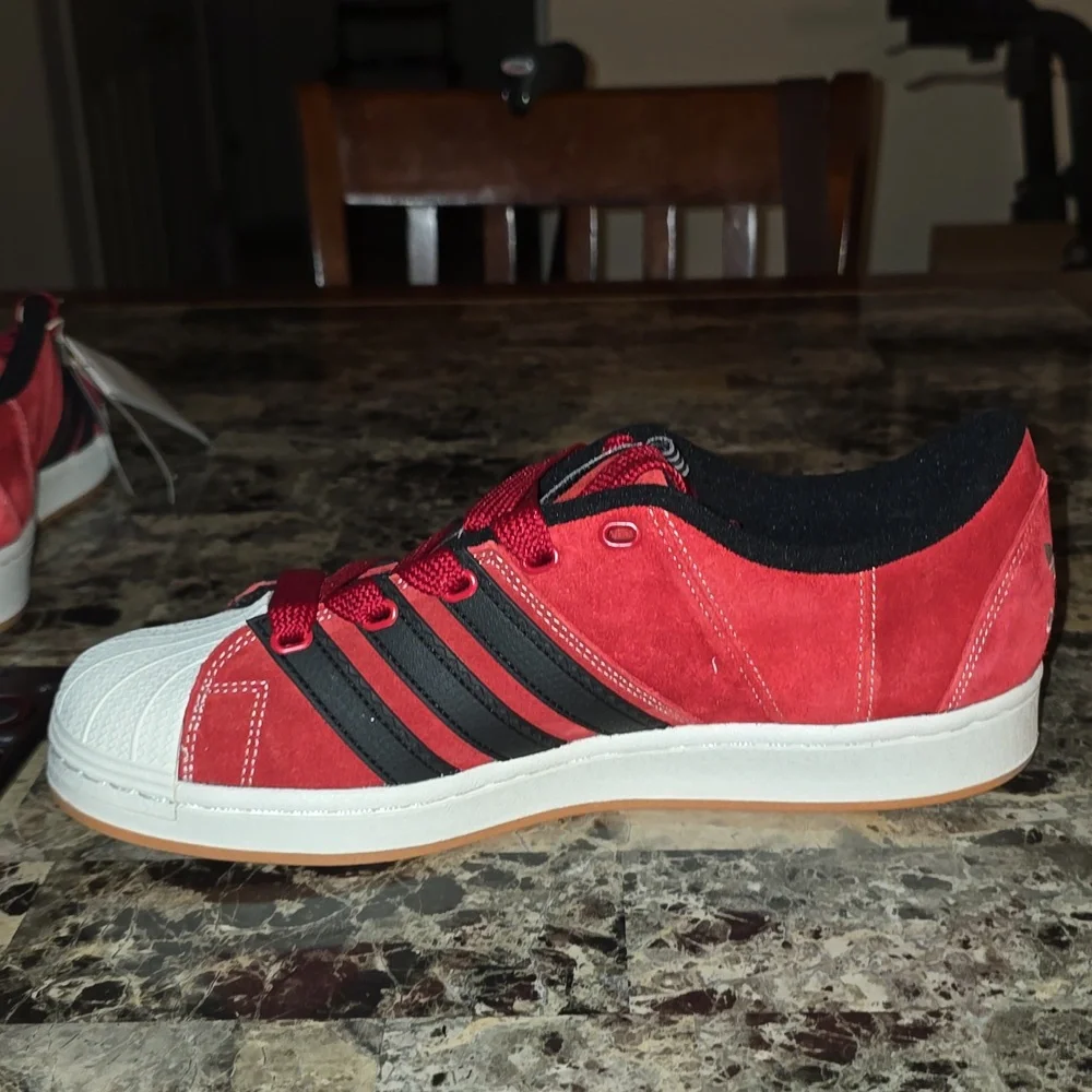 Adidas Red and Black Adidas - Picture 3 of 6